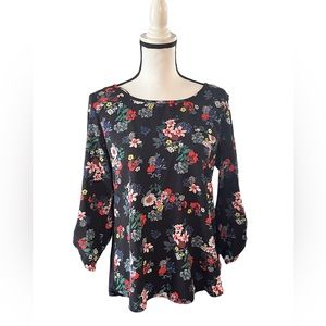Cute flower top!